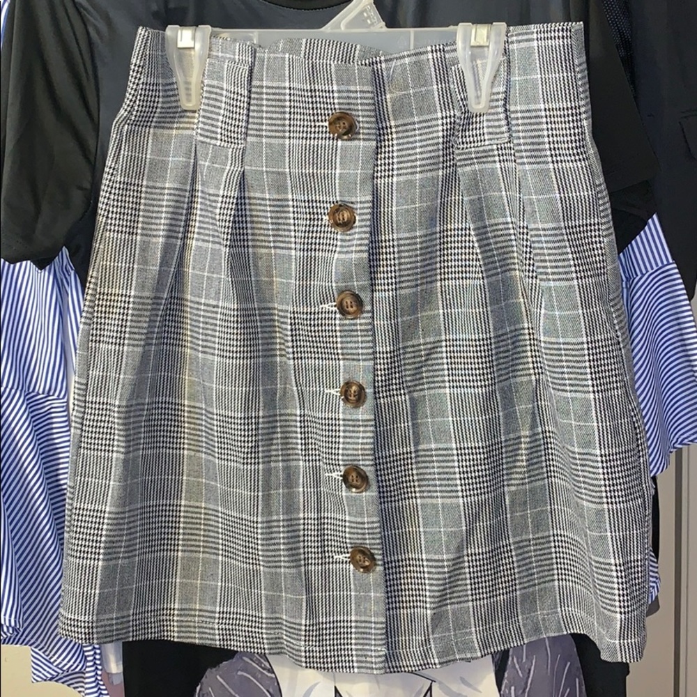 Short skirt